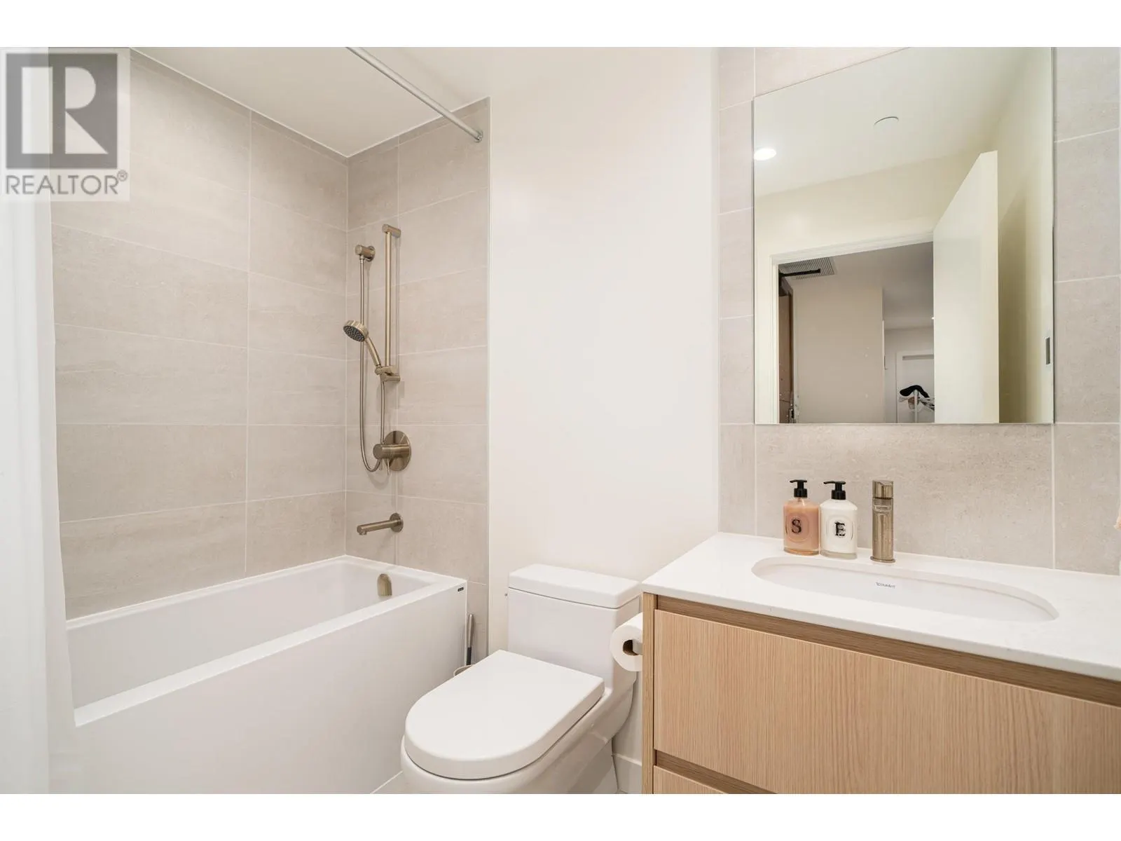 207 6811 PEARSON WAY