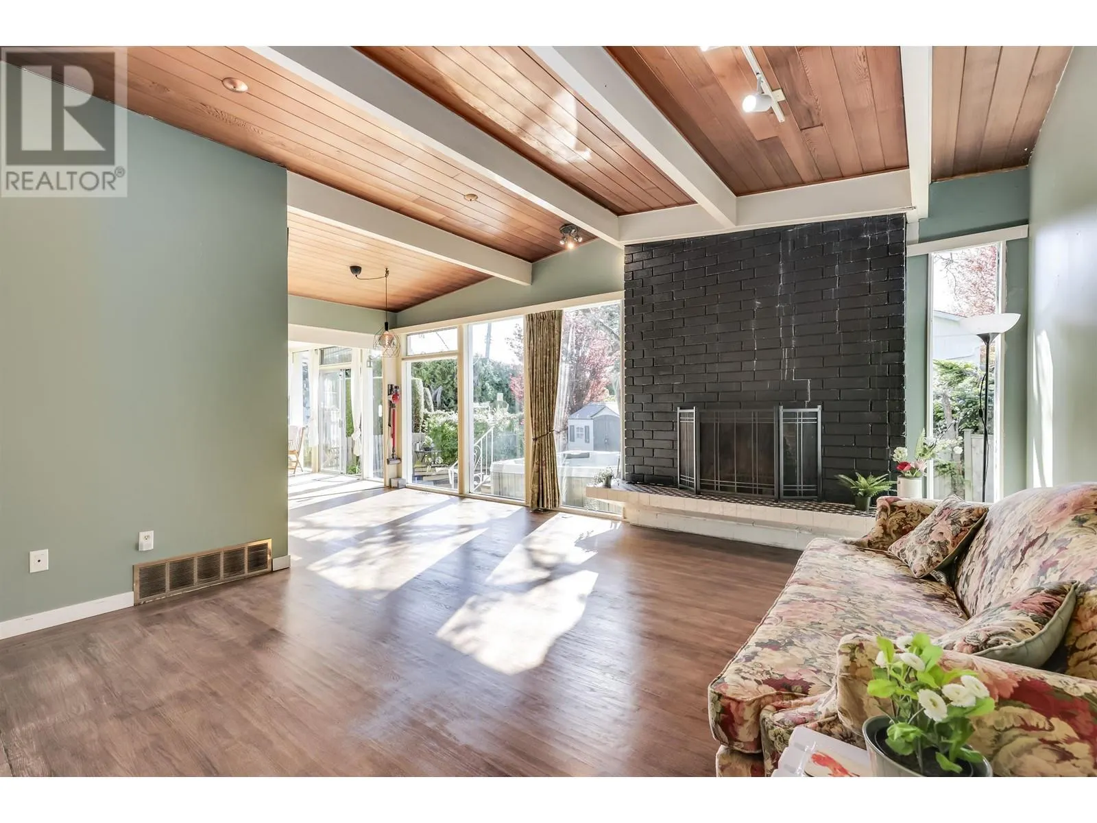 10151 SEACOTE ROAD
