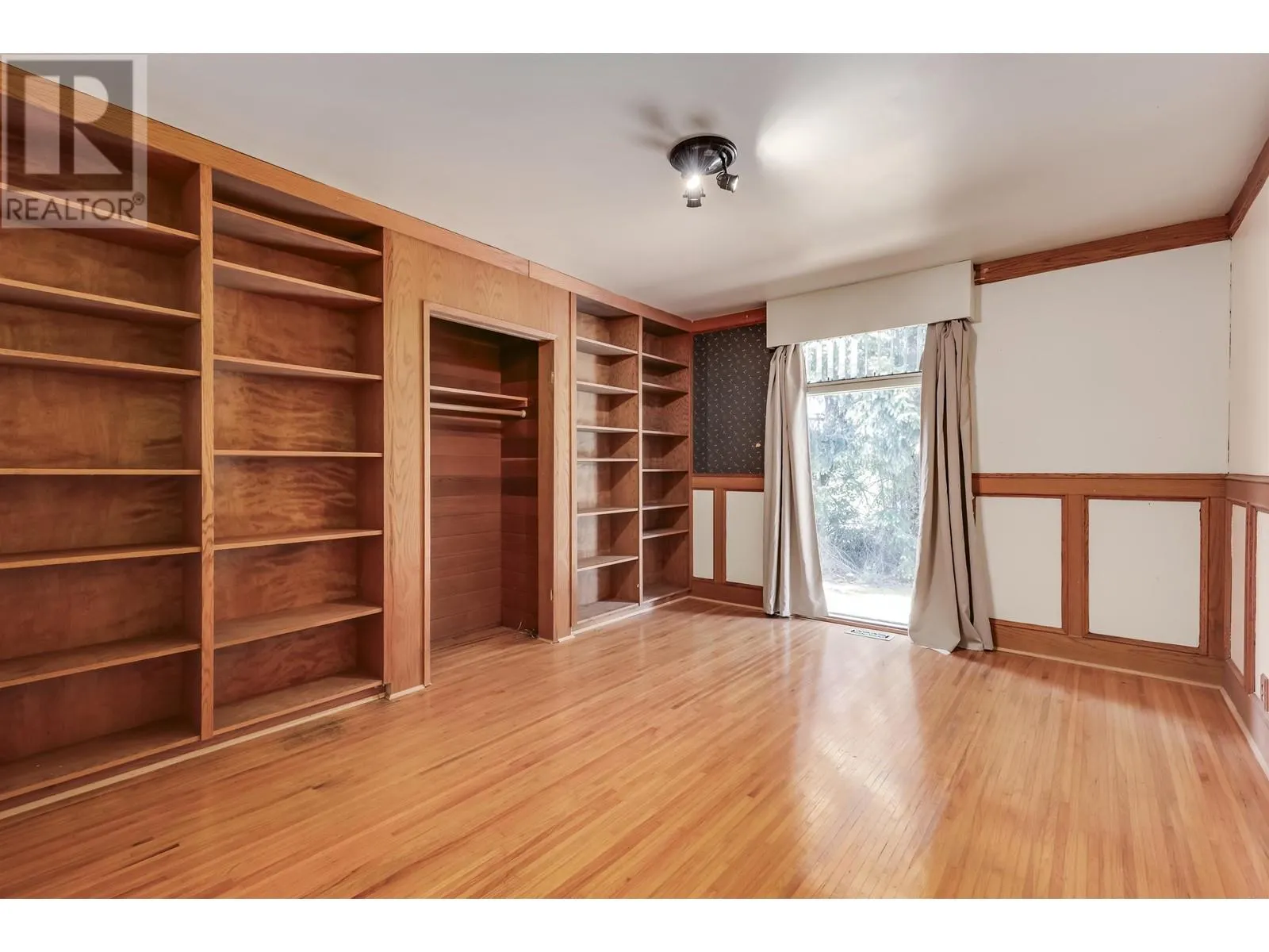 10151 SEACOTE ROAD