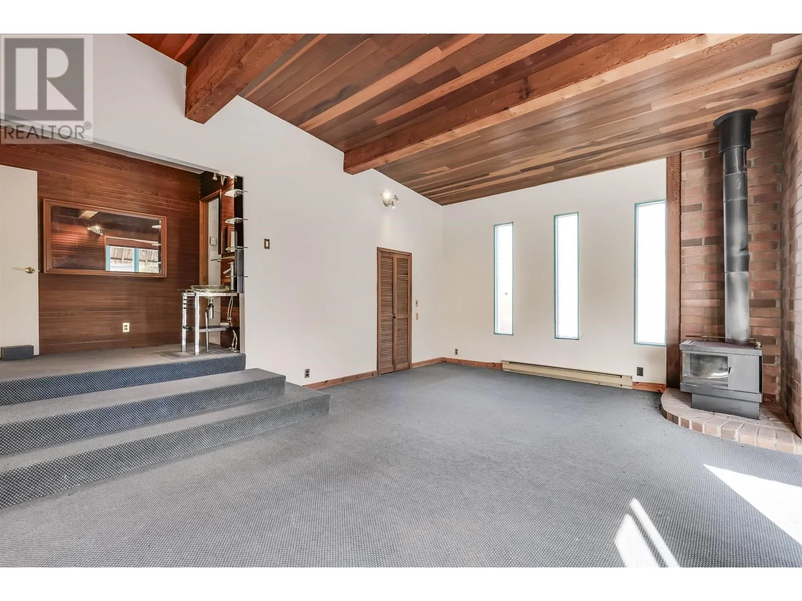 10151 SEACOTE ROAD