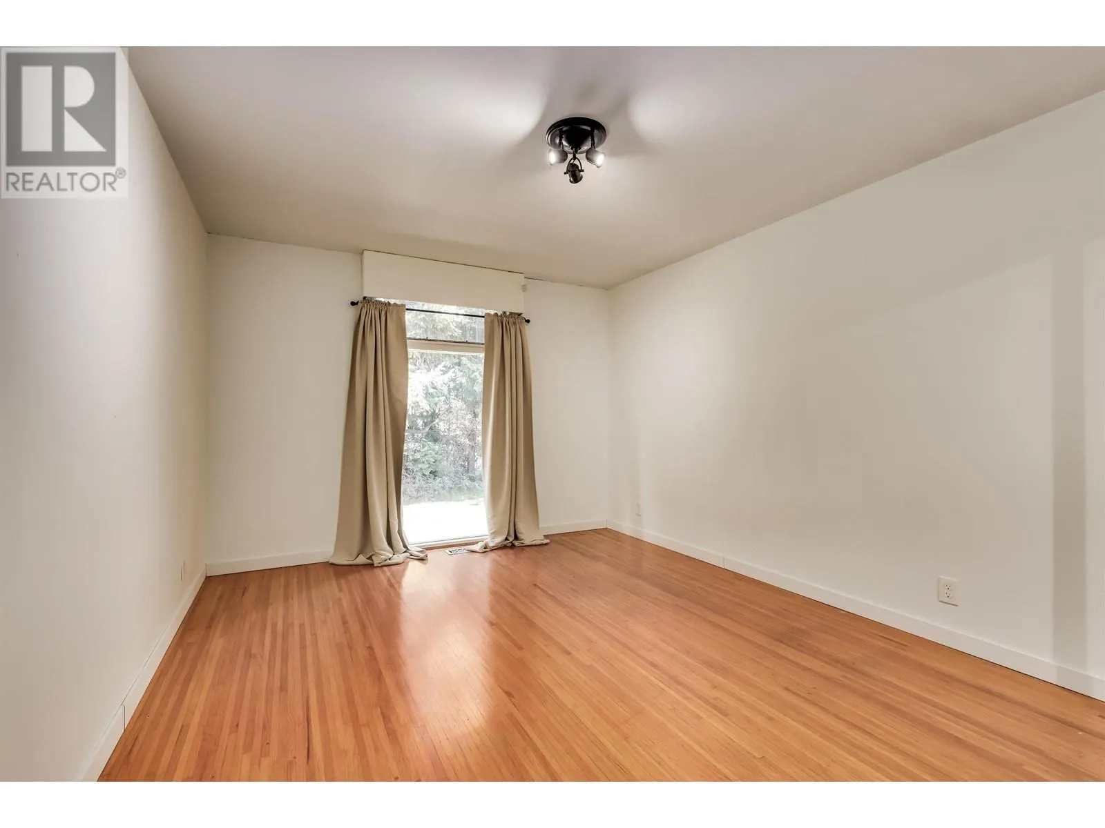 10151 SEACOTE ROAD