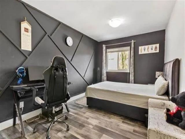 263 7493 140 STREET