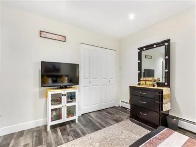 263 7493 140 STREET
