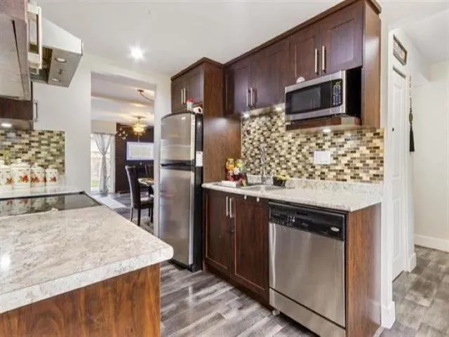 263 7493 140 STREET