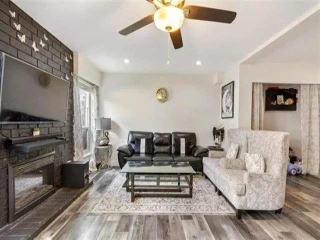 263 7493 140 STREET