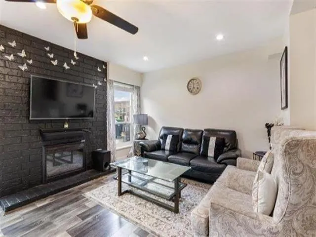 263 7493 140 STREET