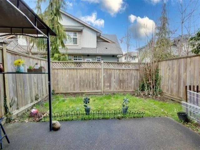 263 7493 140 STREET
