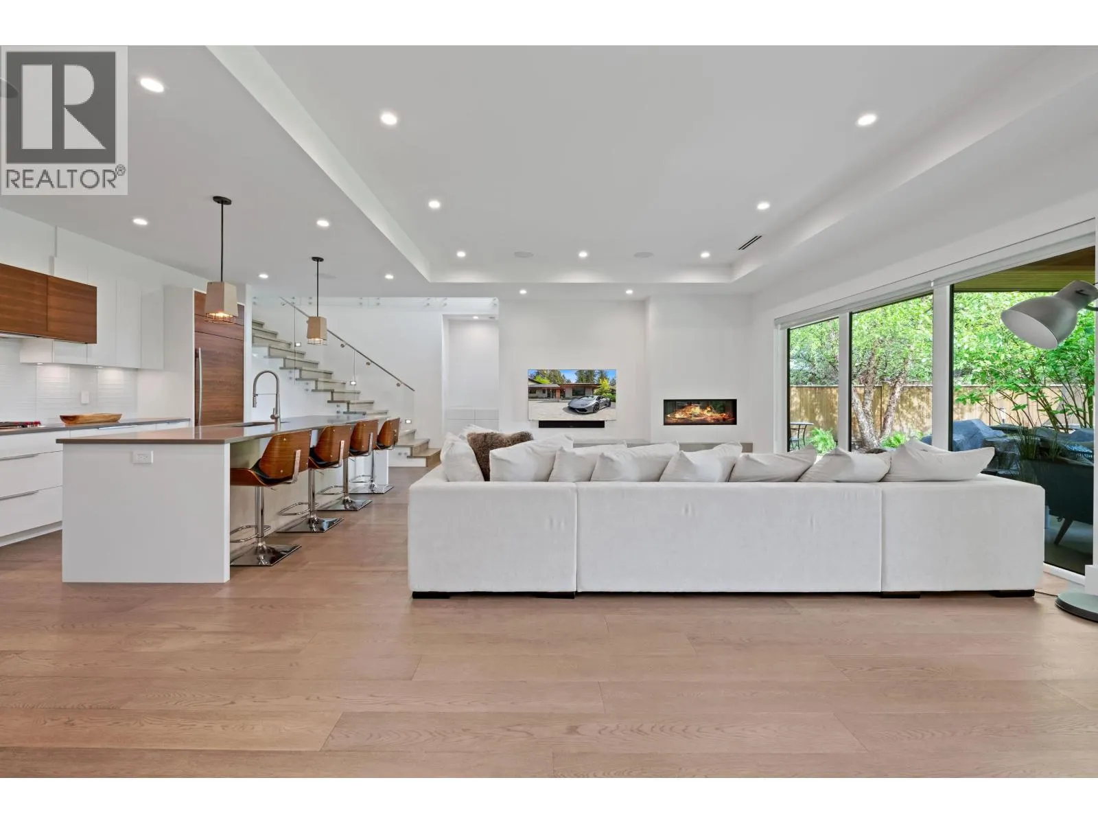 2381 WINDRIDGE DRIVE