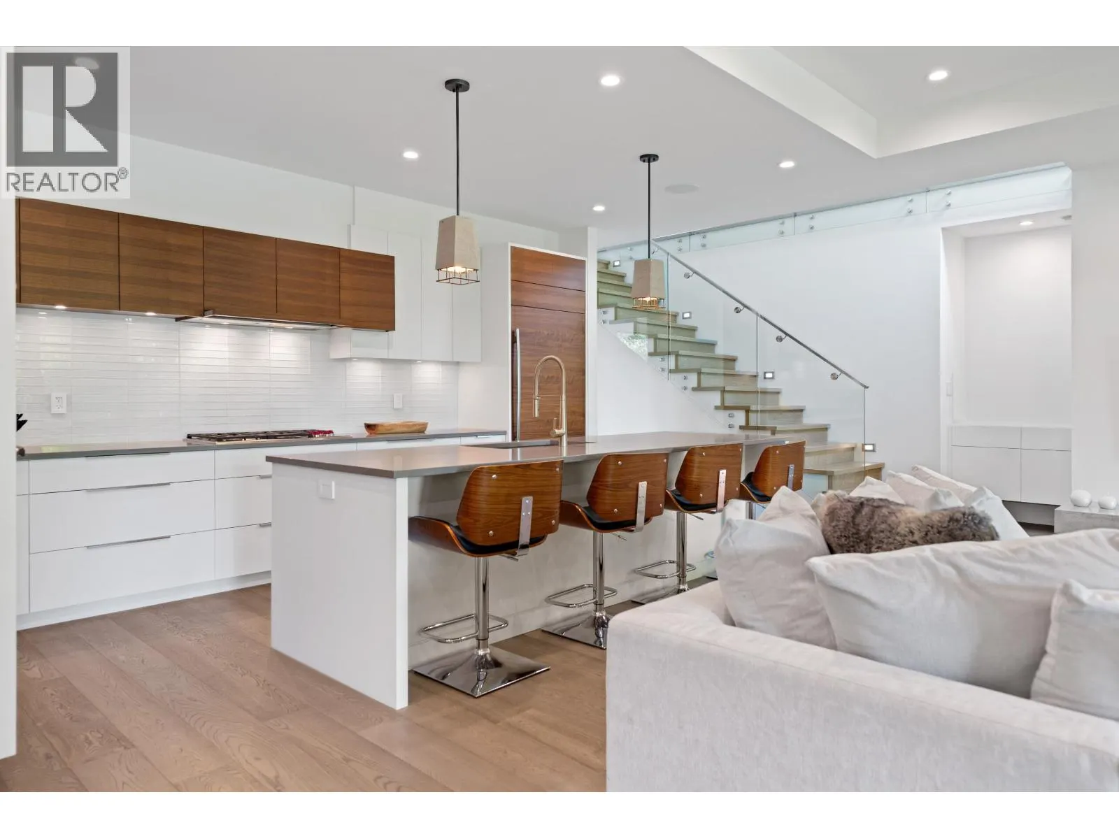 2381 WINDRIDGE DRIVE