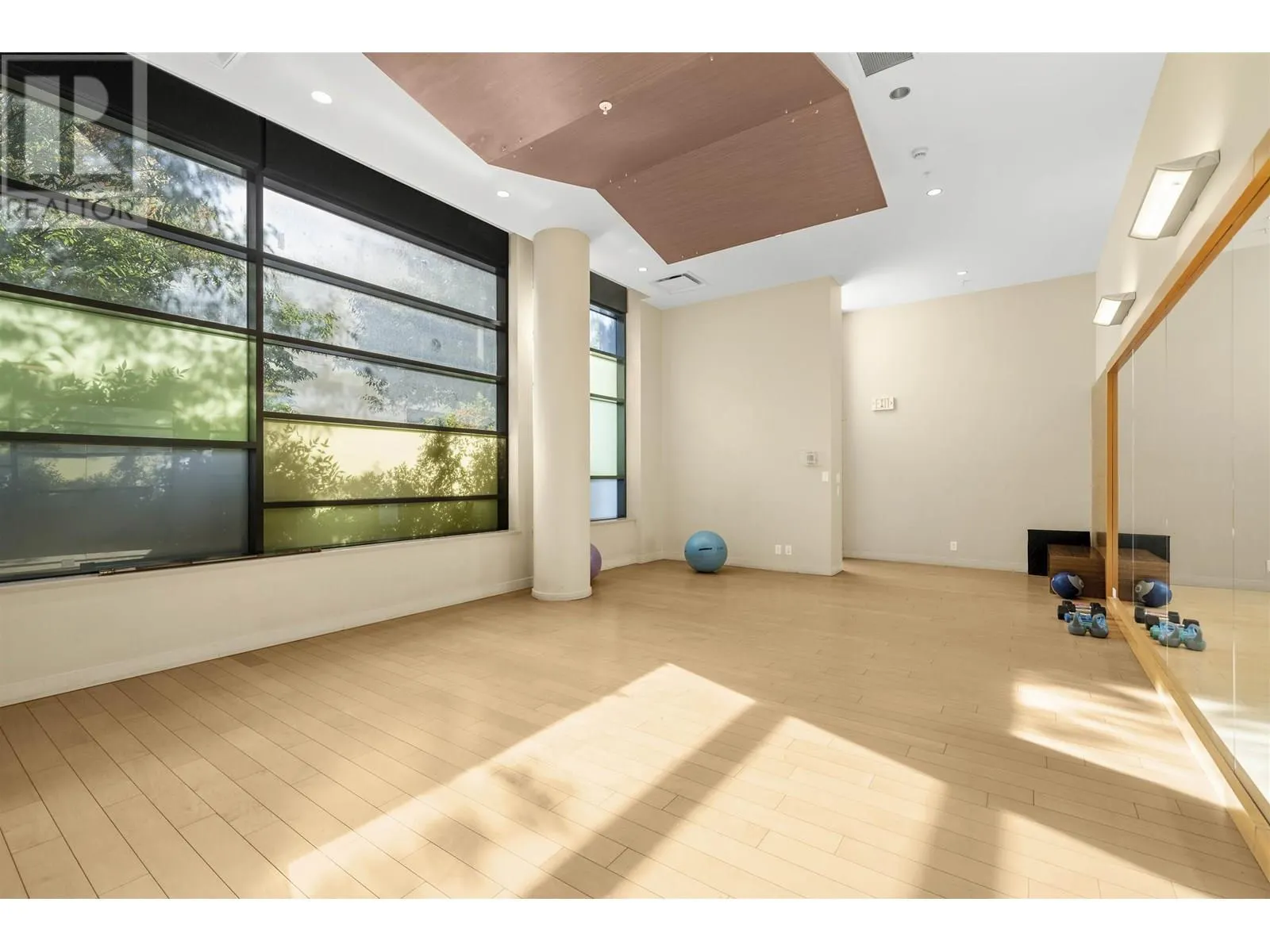 1011 7988 ACKROYD ROAD