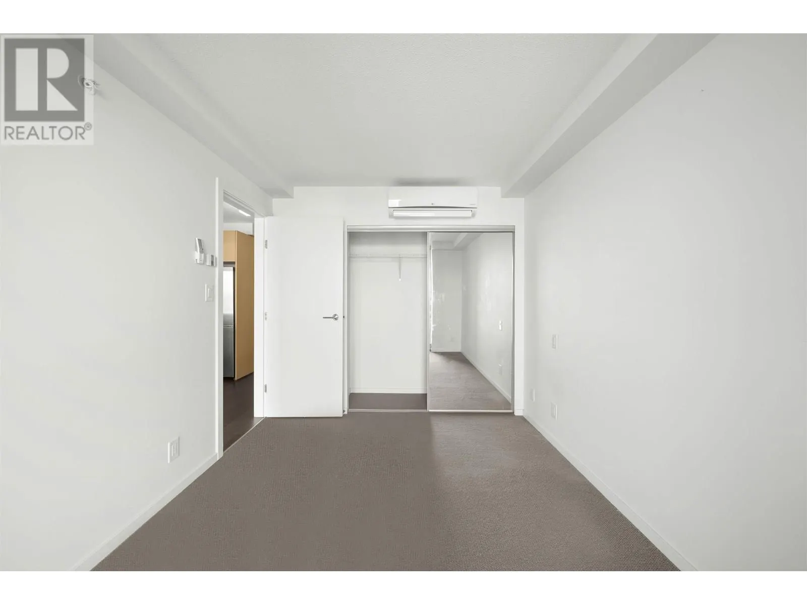 1011 7988 ACKROYD ROAD