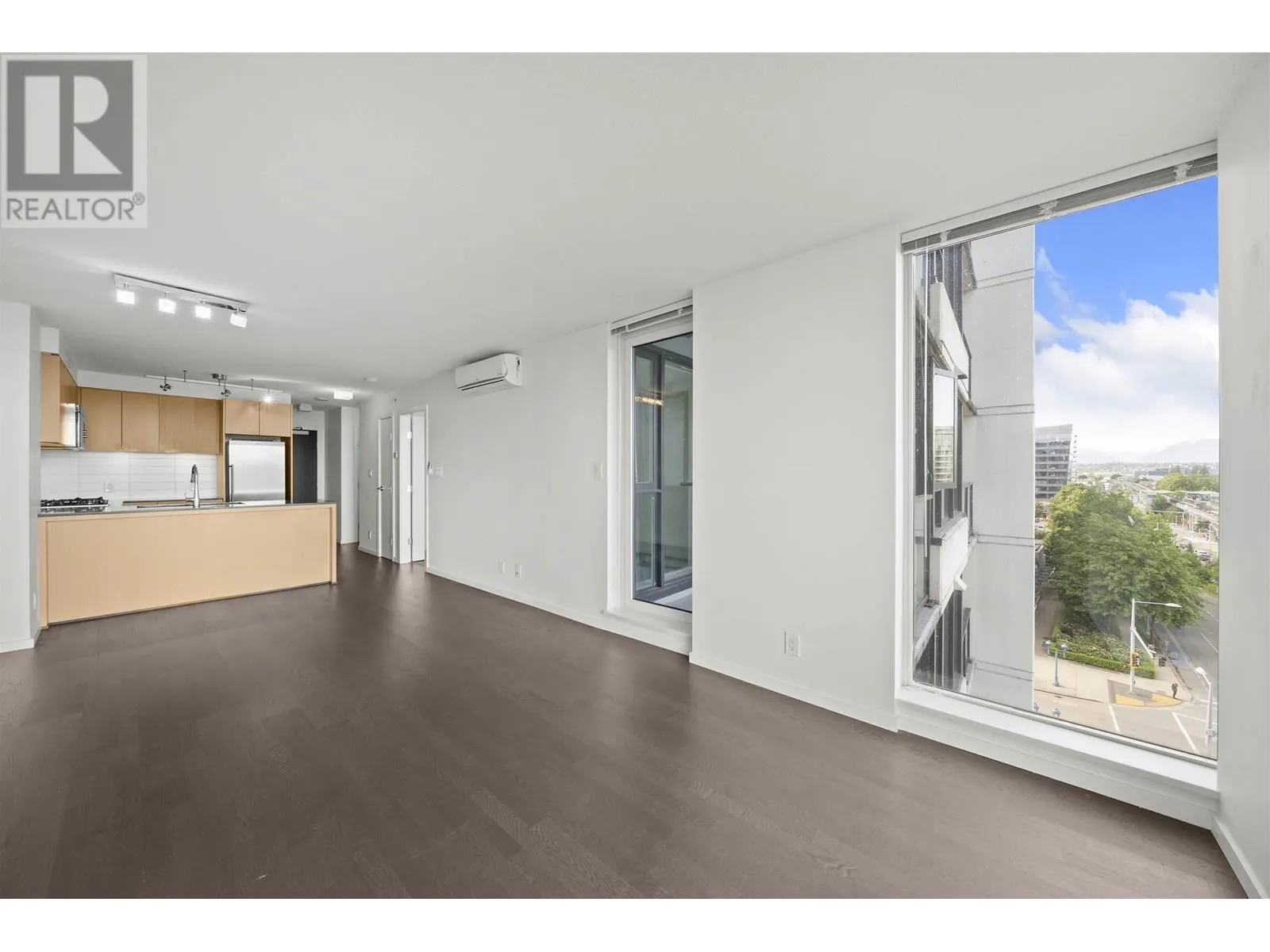 1011 7988 ACKROYD ROAD
