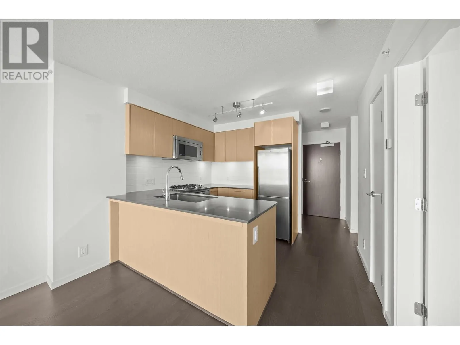 1011 7988 ACKROYD ROAD