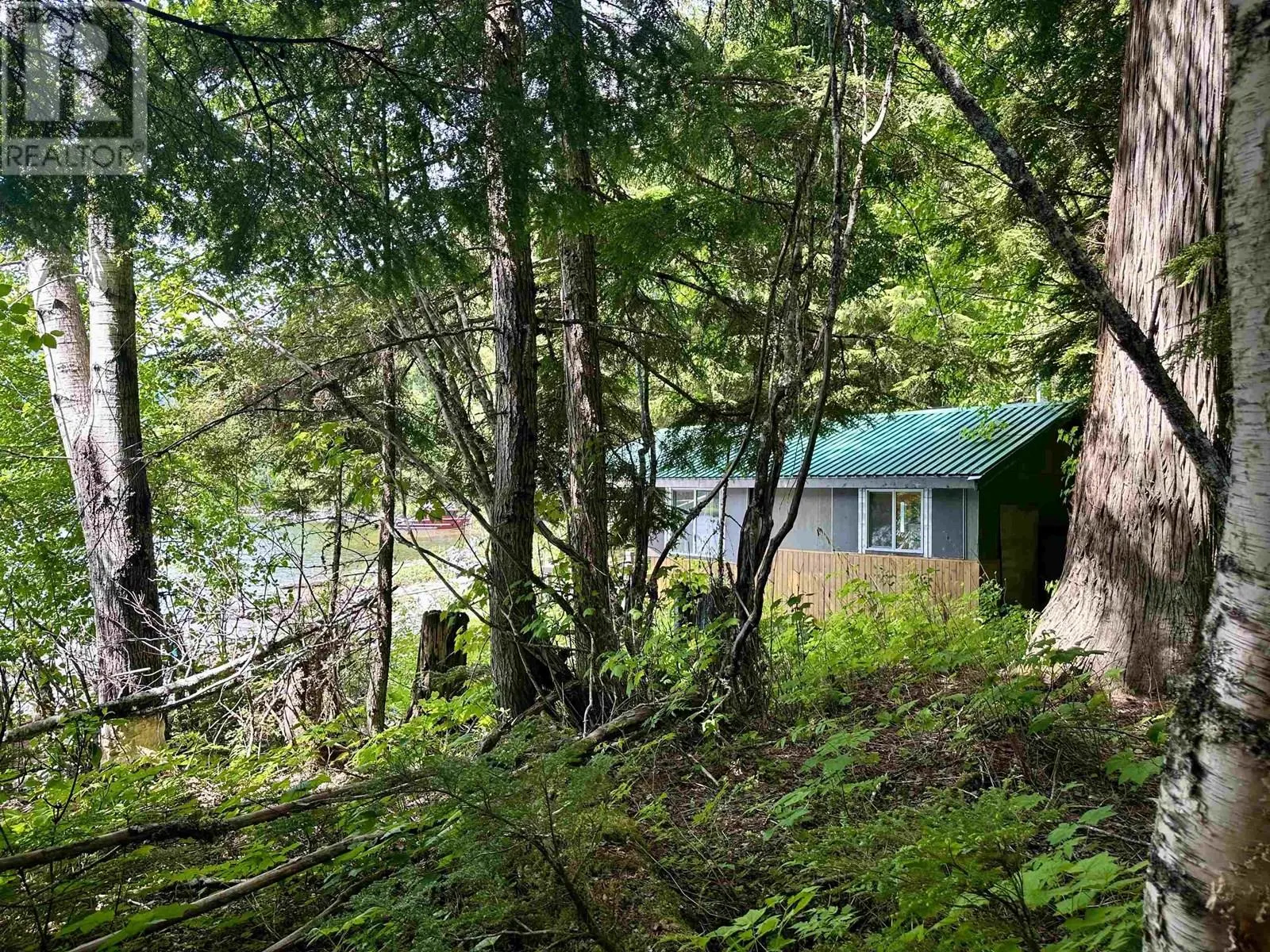 DL 5192 EAST ARM QUESNEL LAKE