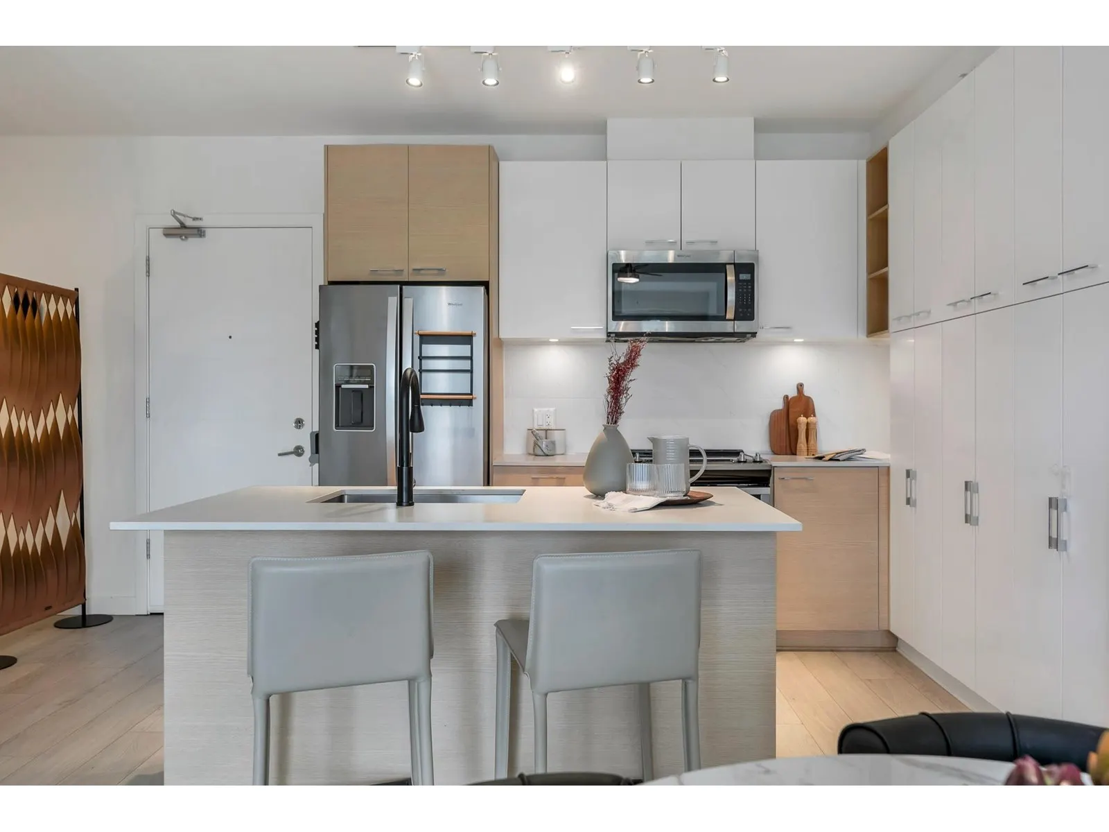 616 10581 140 STREET