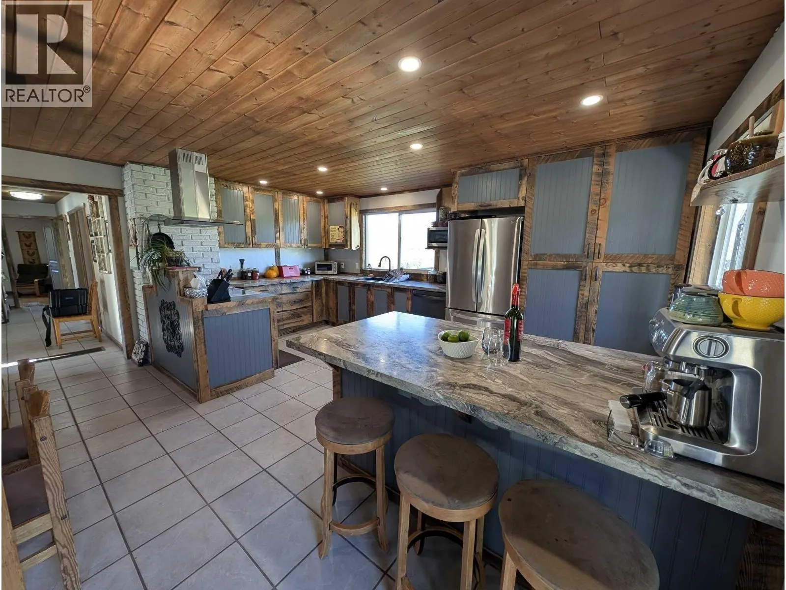 10281 LEE ROAD