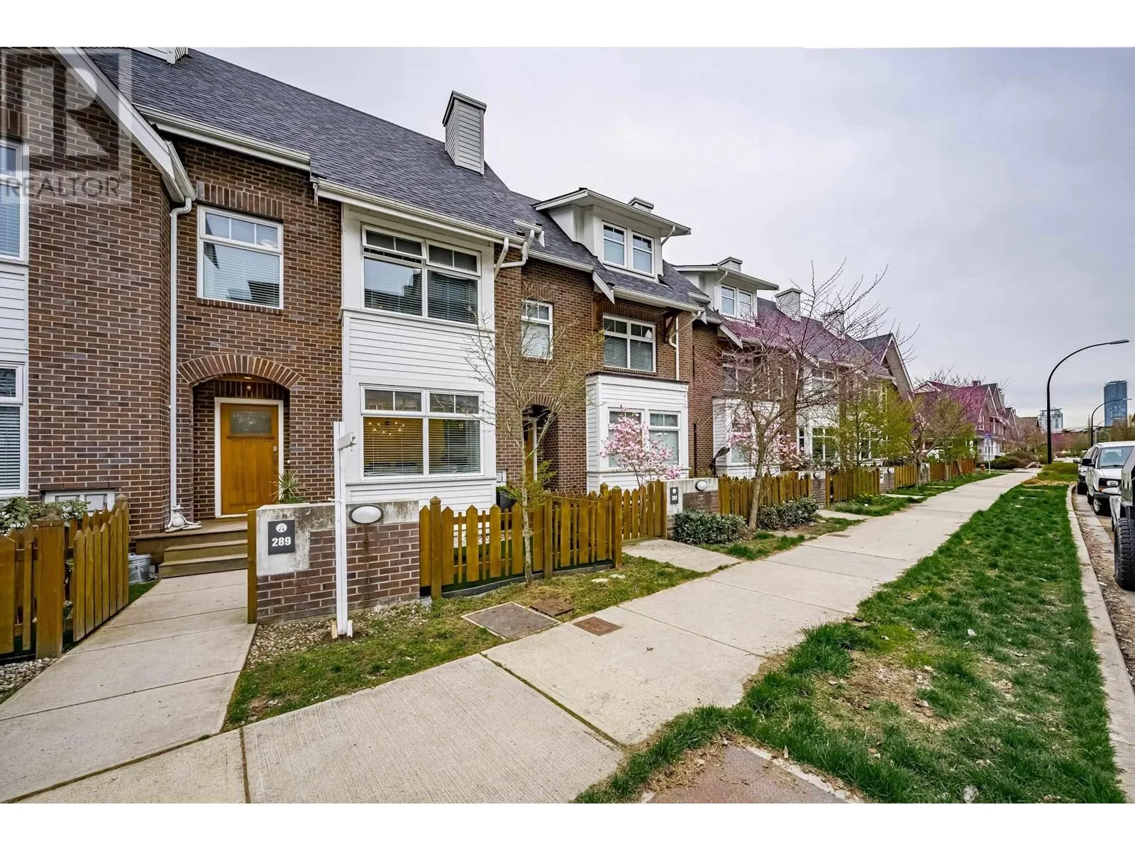 289 SALTER STREET