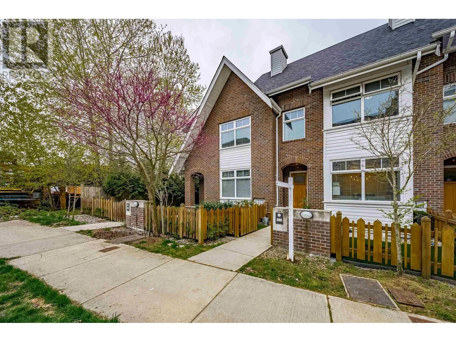 289 SALTER STREET
