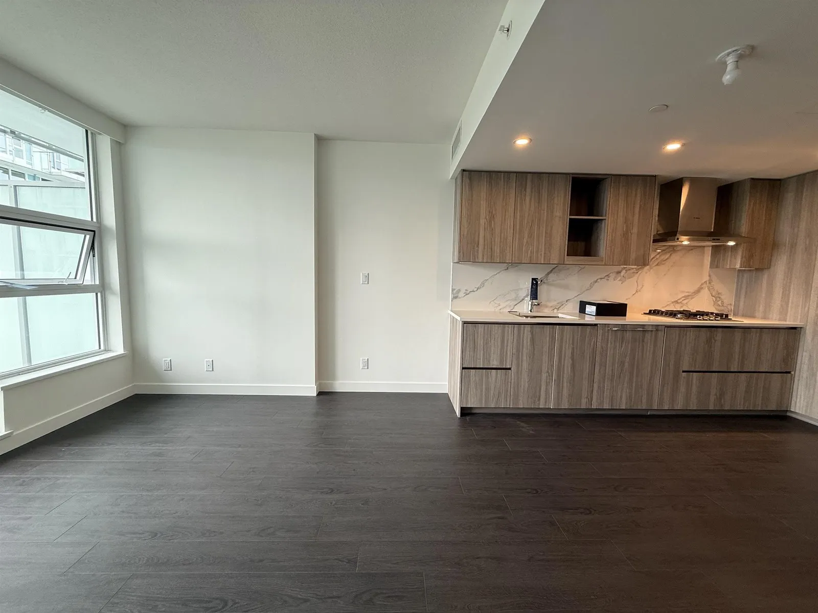 1610 13768 100TH AVENUE