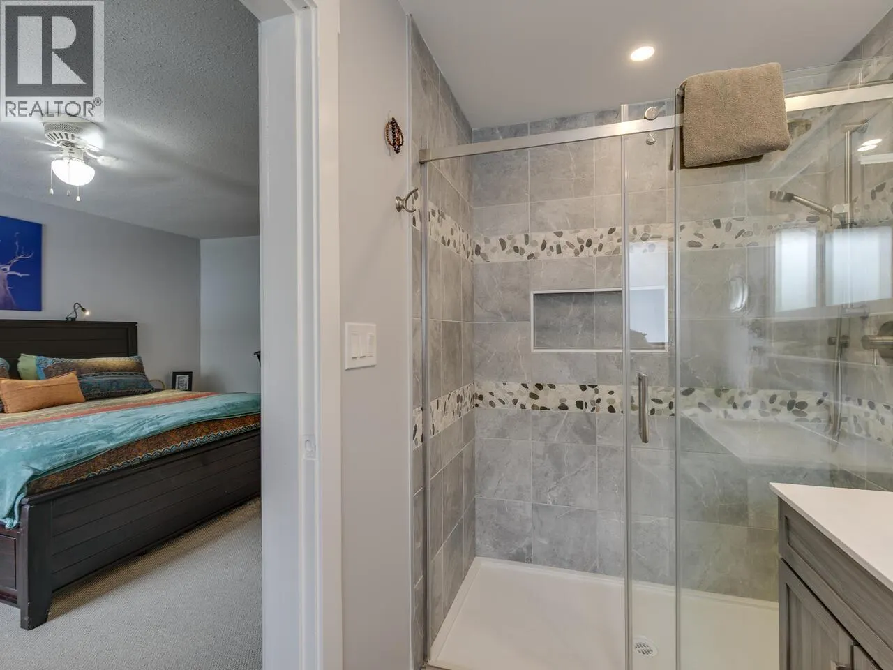 2111 MAMQUAM ROAD