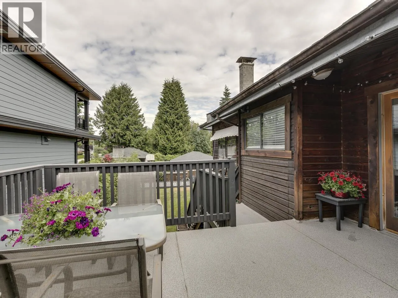 2111 MAMQUAM ROAD
