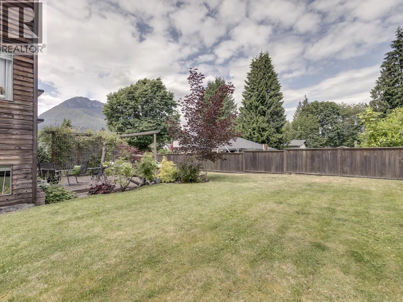 2111 MAMQUAM ROAD
