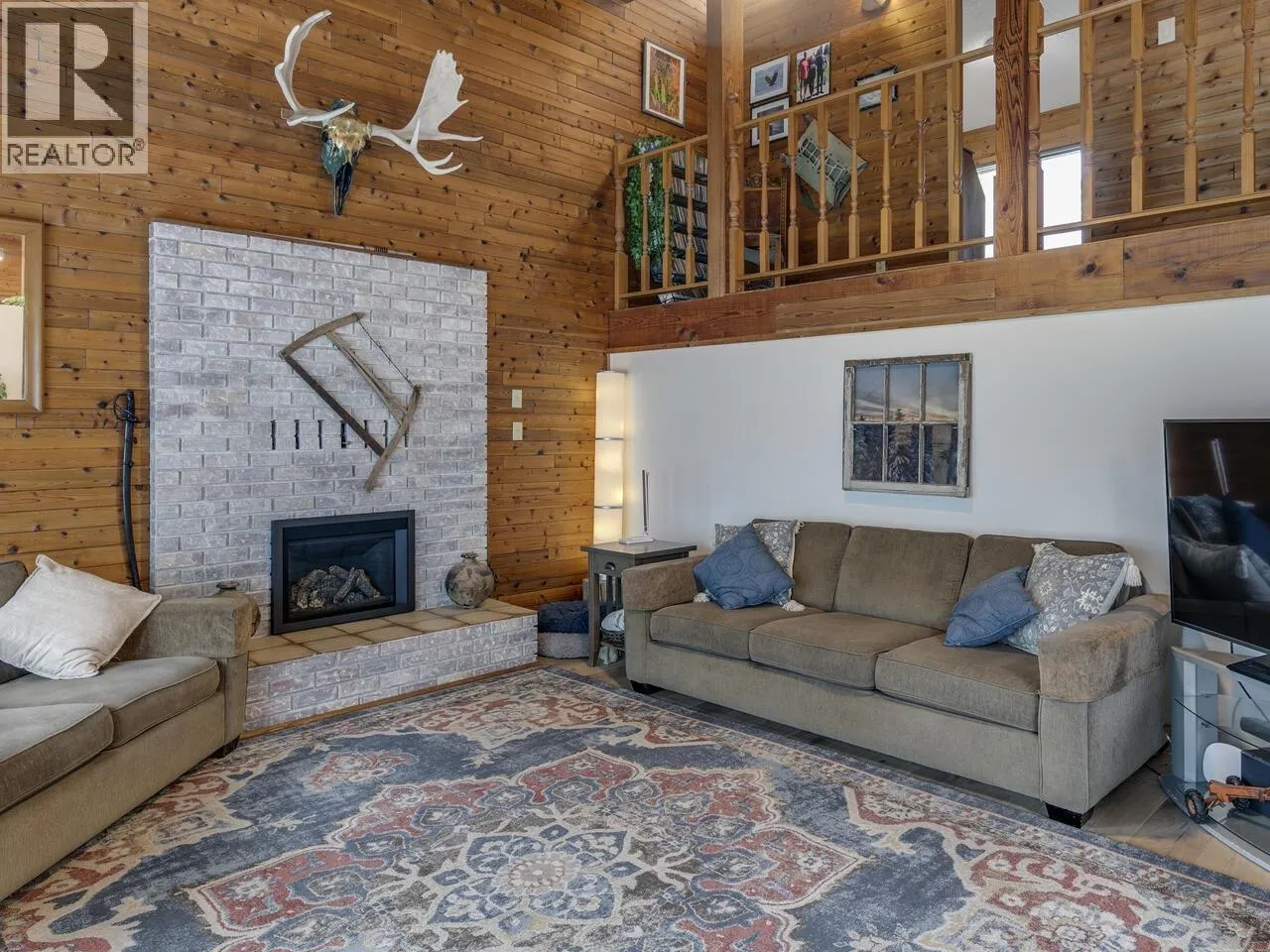 2111 MAMQUAM ROAD