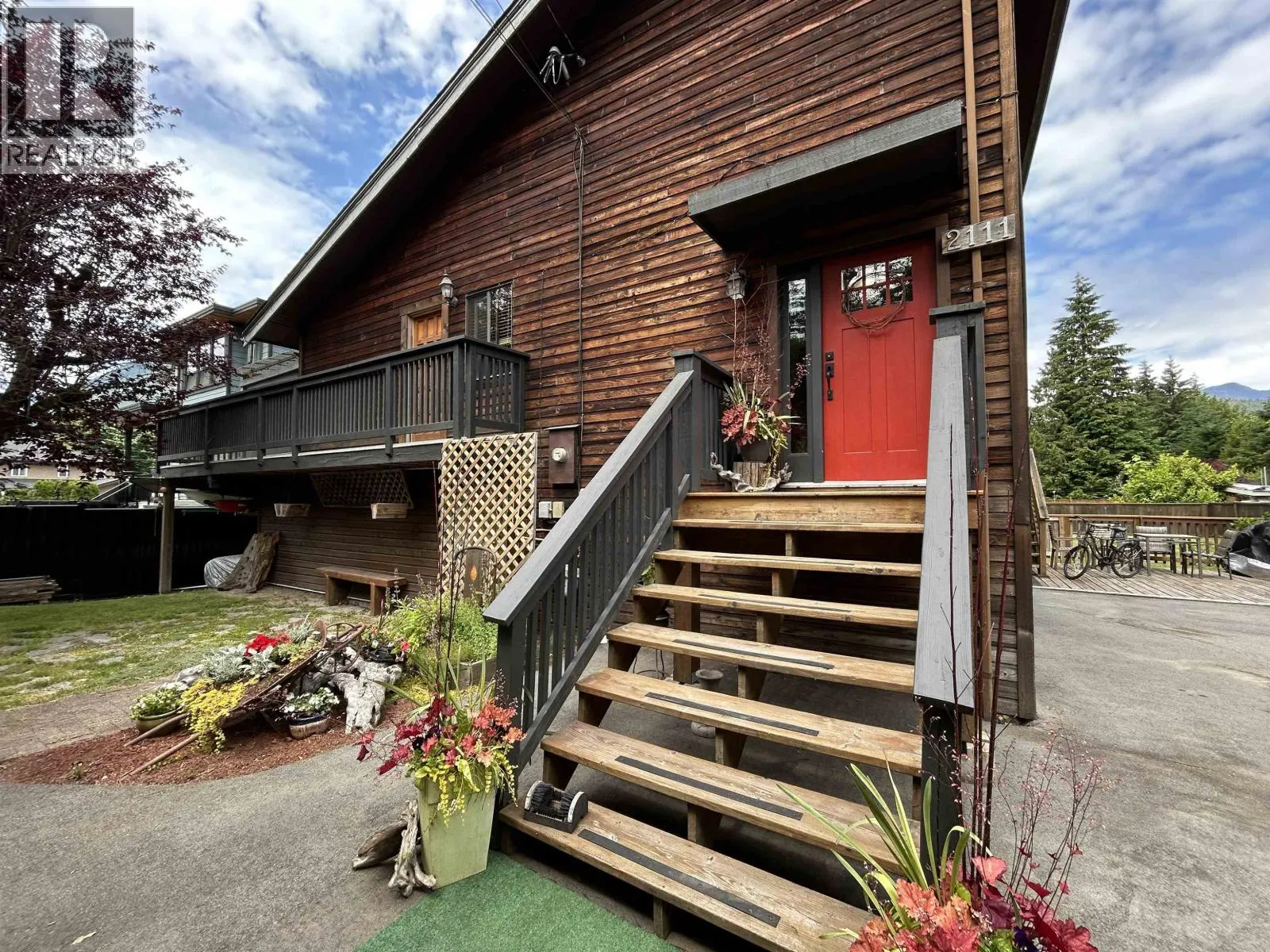 2111 MAMQUAM ROAD