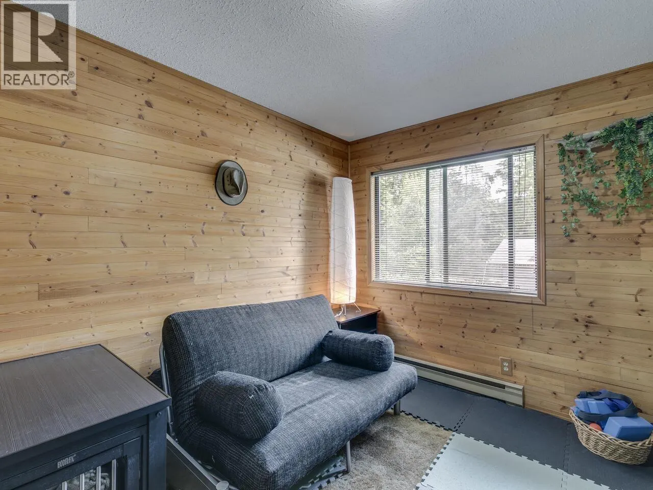 2111 MAMQUAM ROAD