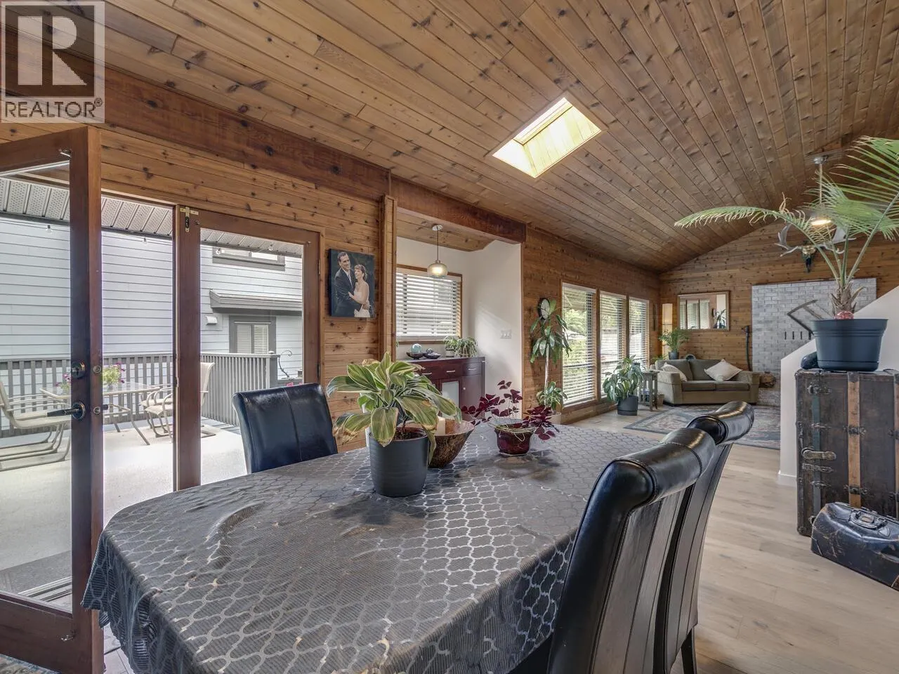 2111 MAMQUAM ROAD