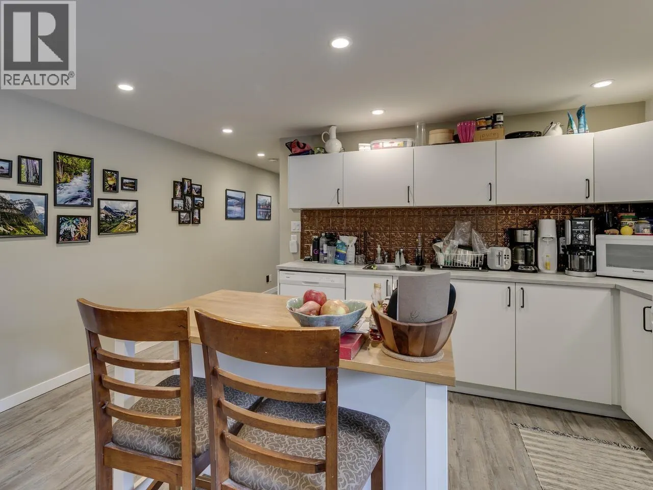 2111 MAMQUAM ROAD