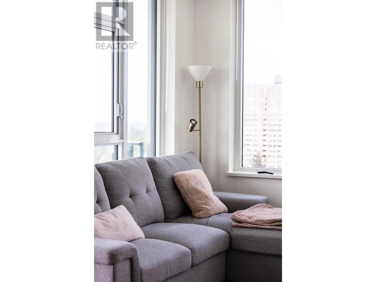 1210 7388 KINGSWAY