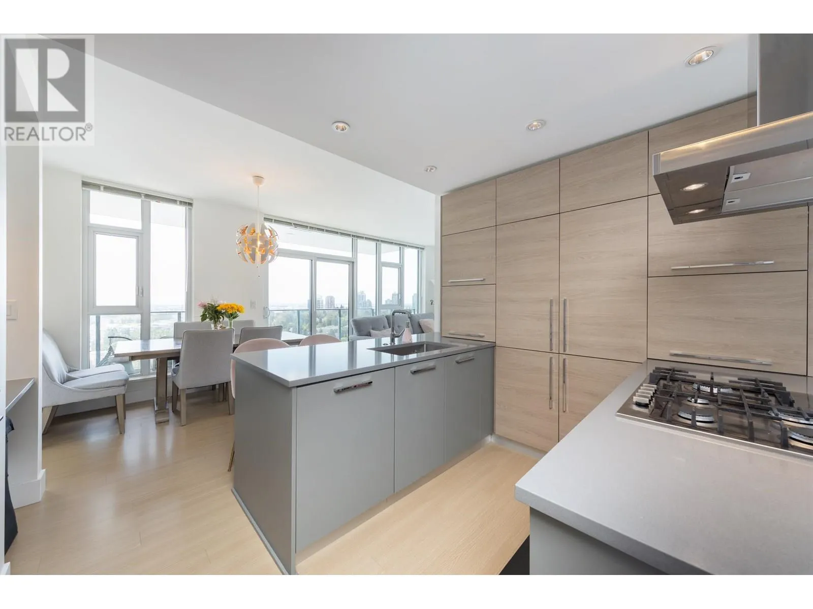 1210 7388 KINGSWAY