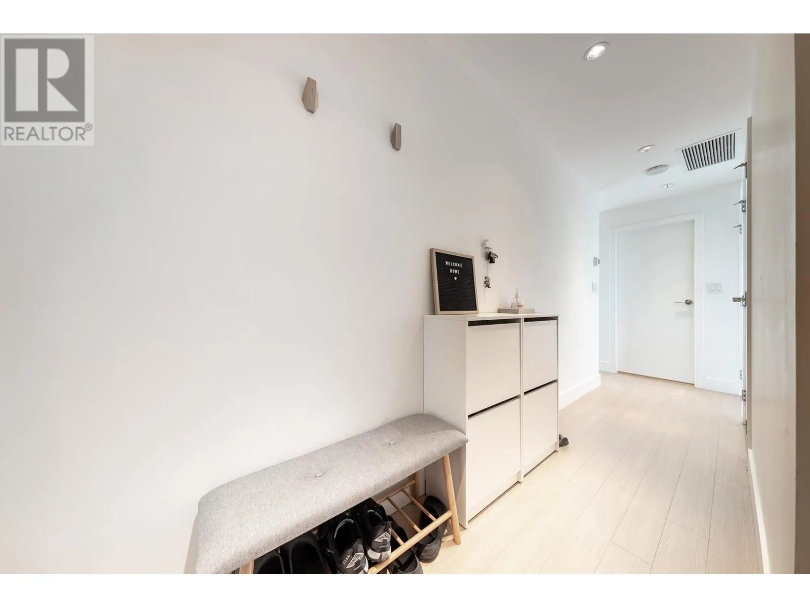 1210 7388 KINGSWAY