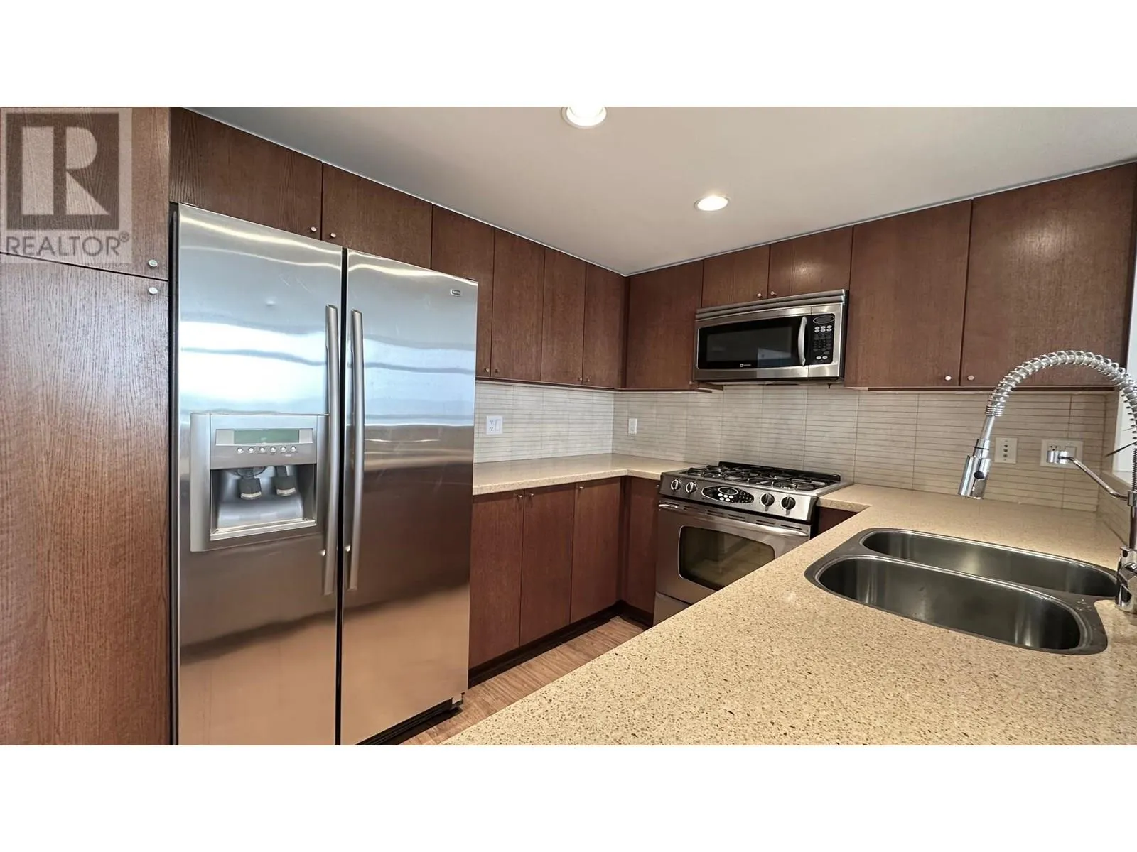 902 8160 LANSDOWNE ROAD