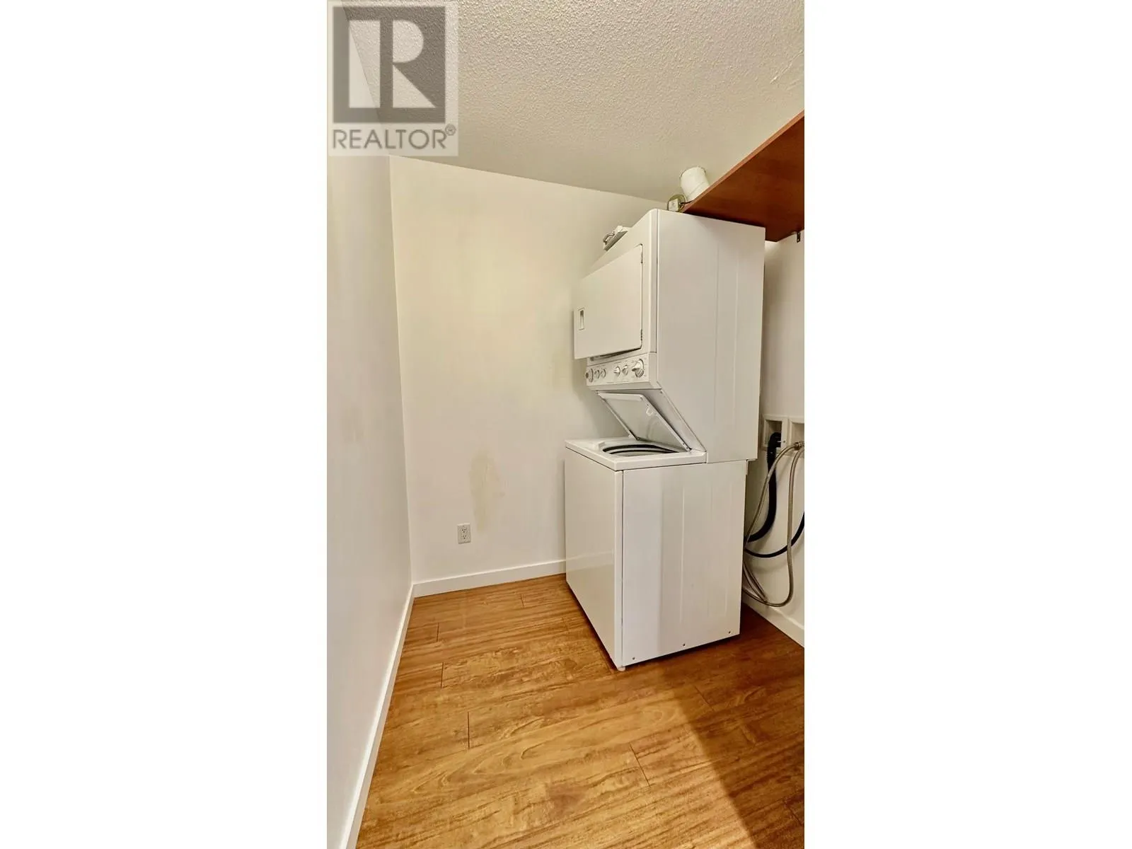 902 8160 LANSDOWNE ROAD
