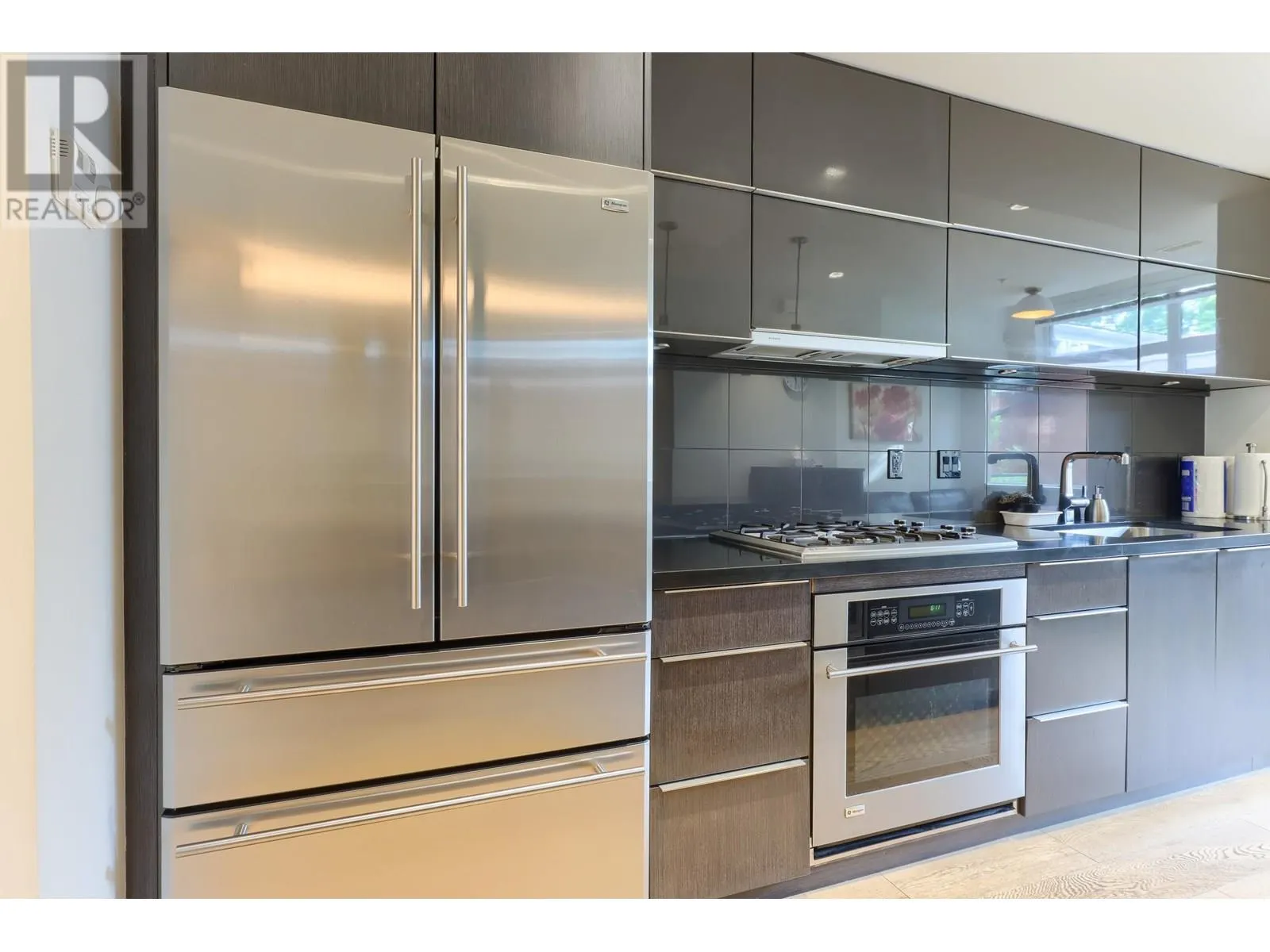 2915 WALL STREET