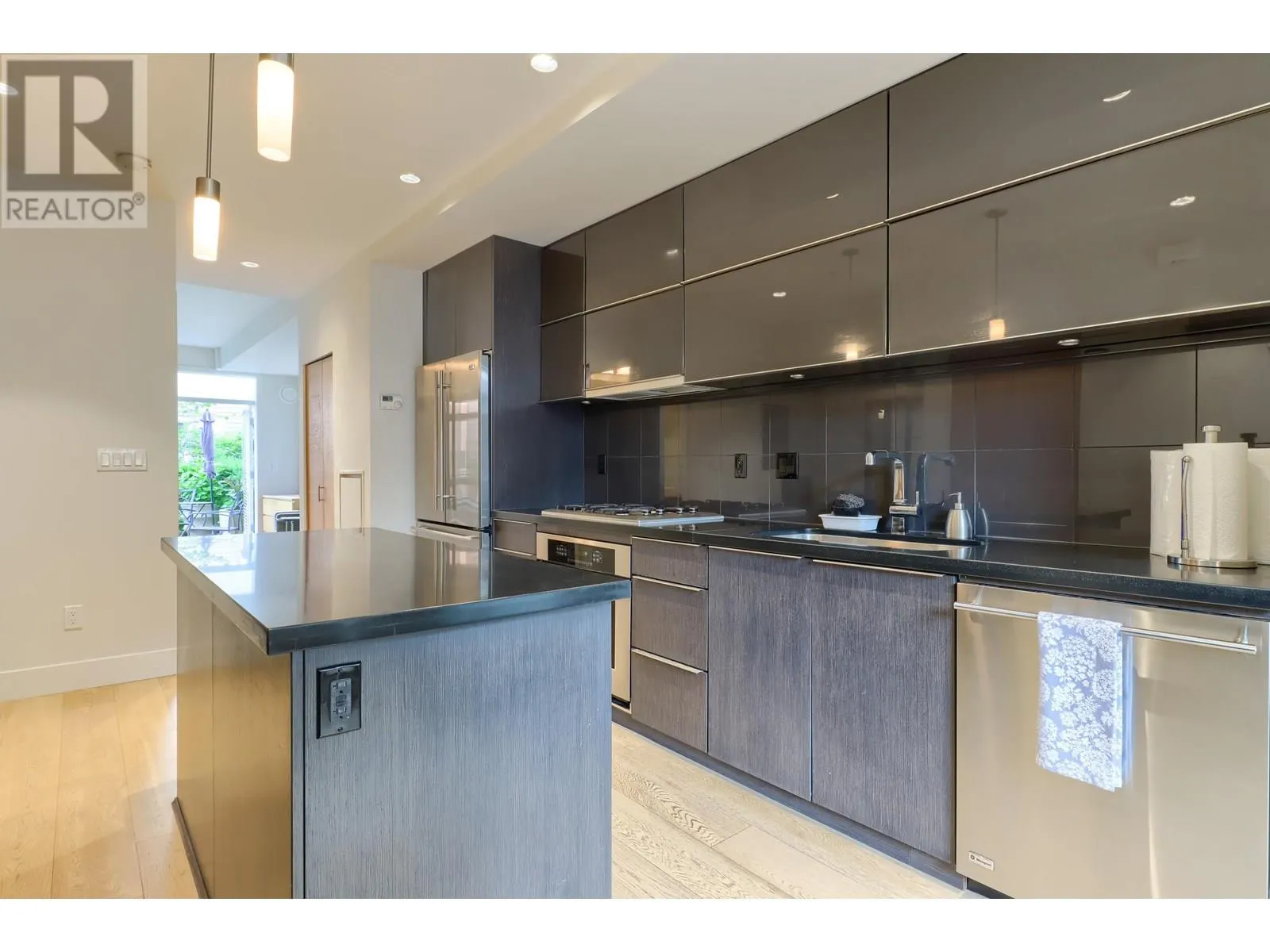2915 WALL STREET