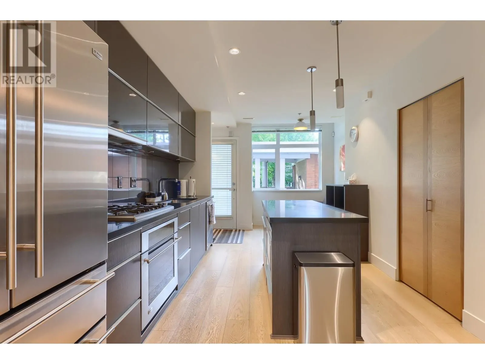 2915 WALL STREET