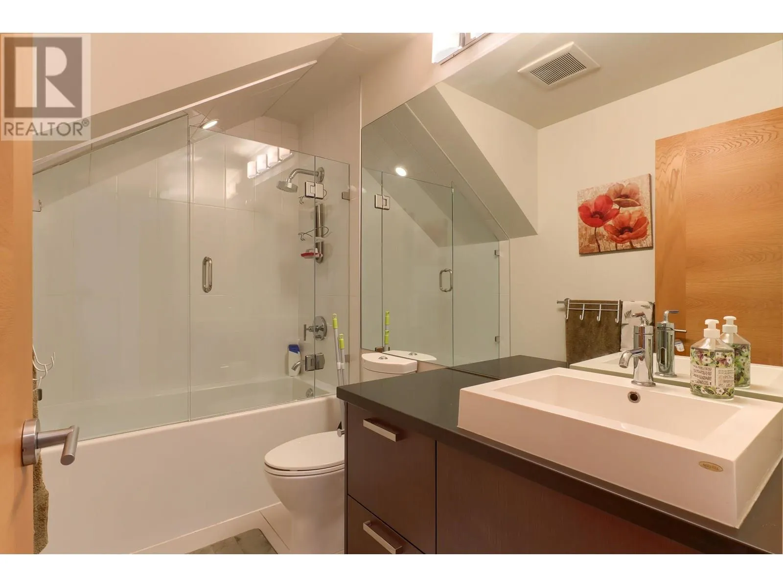 2915 WALL STREET