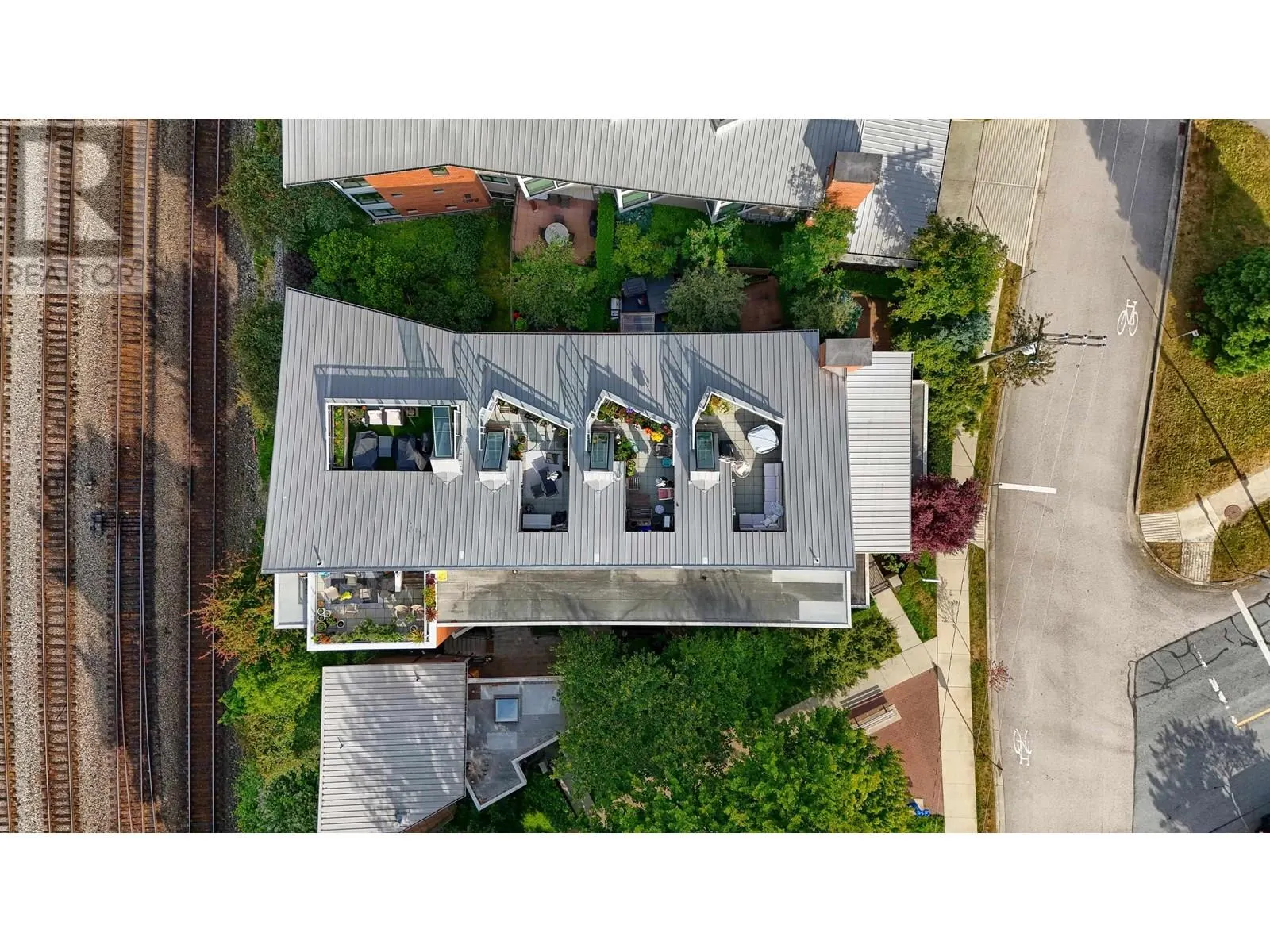2915 WALL STREET