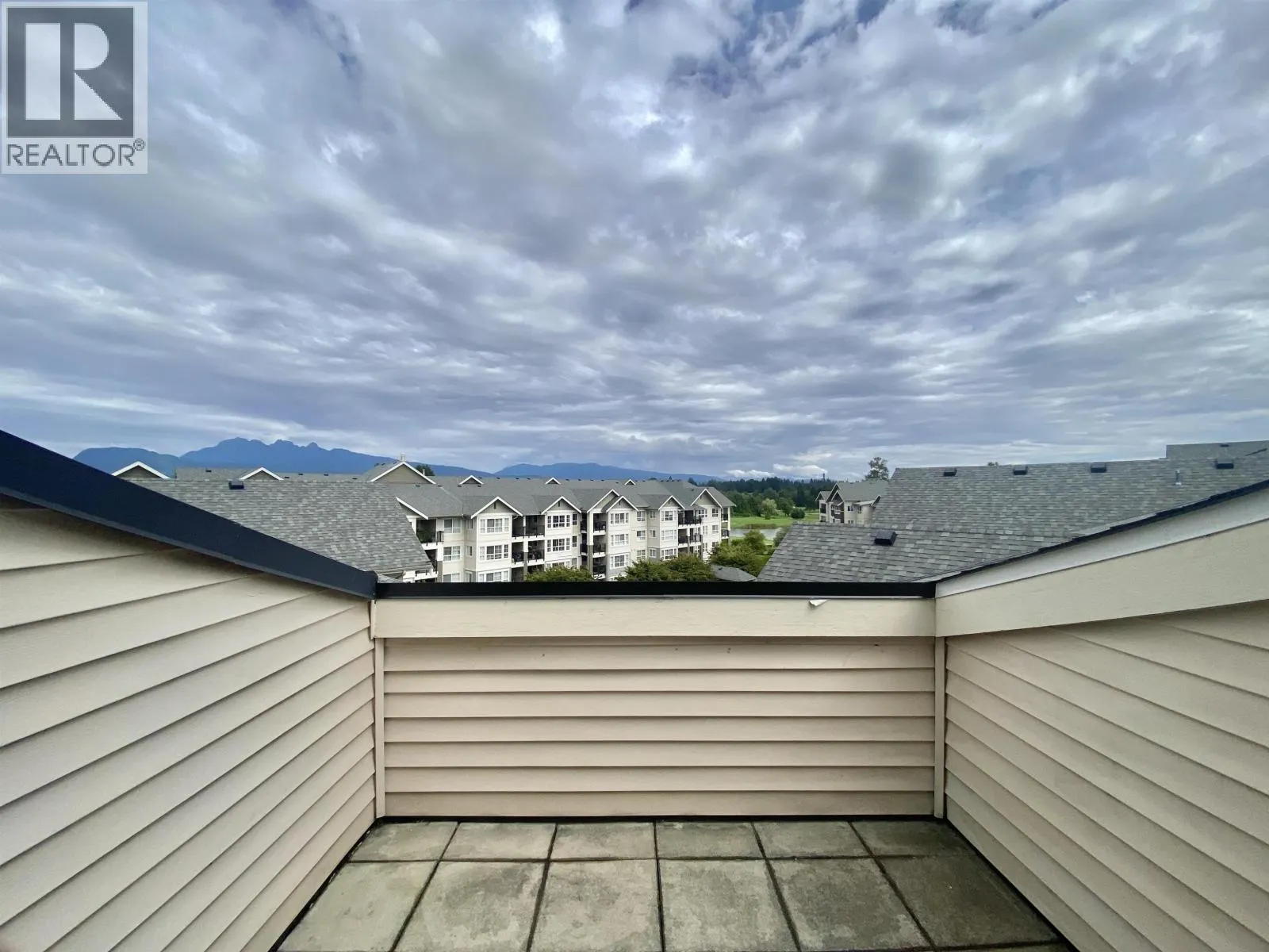 416 19673 MEADOW GARDENS WAY