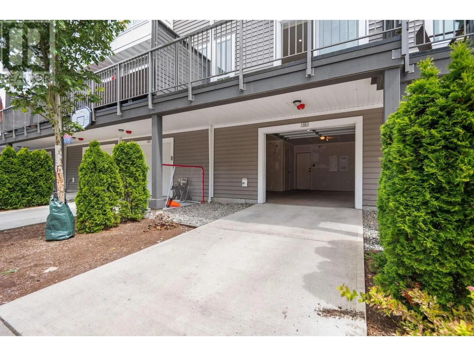 68 4638 ORCA WAY