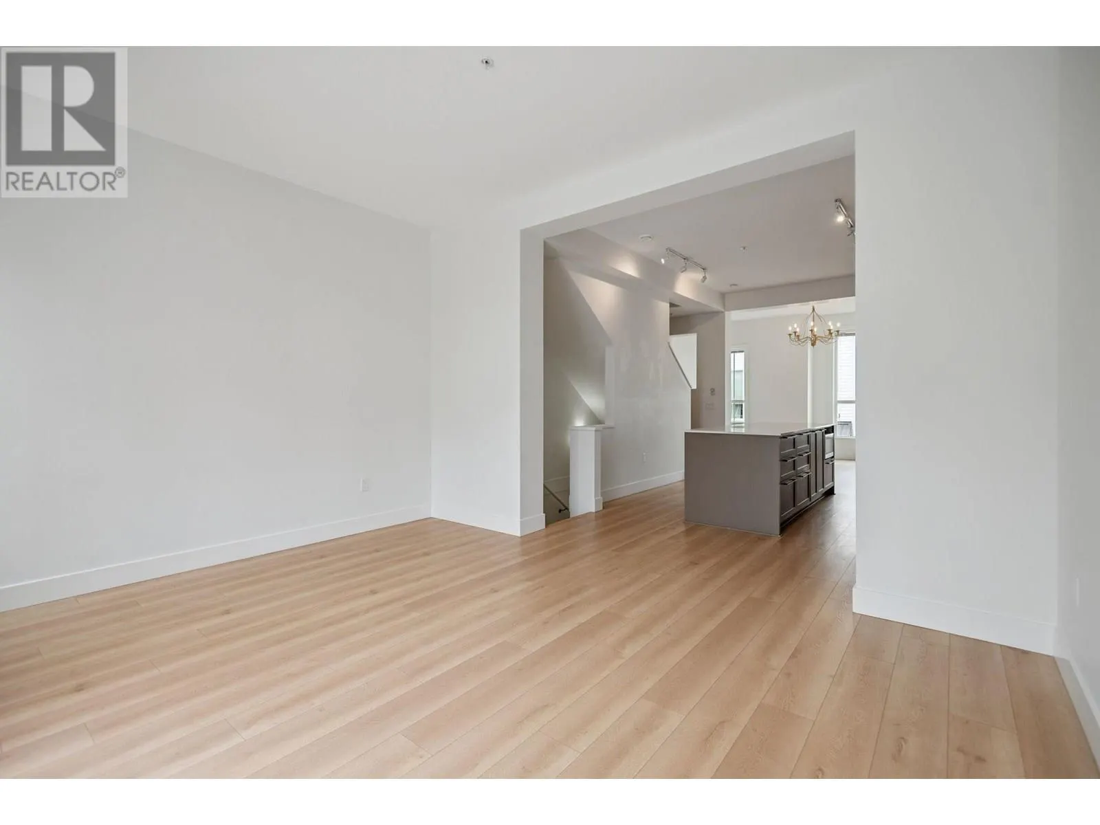 68 4638 ORCA WAY