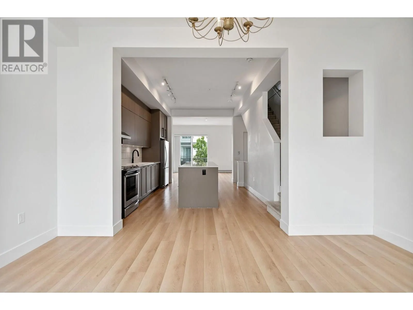 68 4638 ORCA WAY