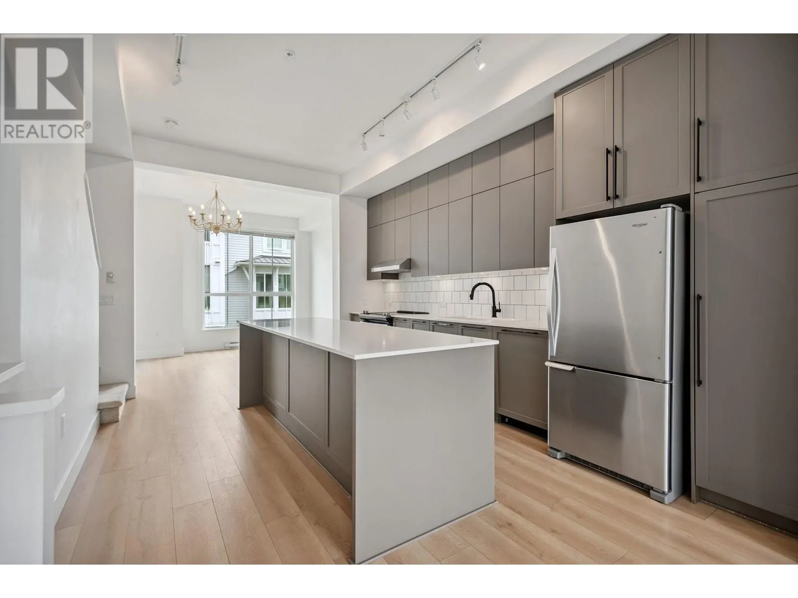 68 4638 ORCA WAY
