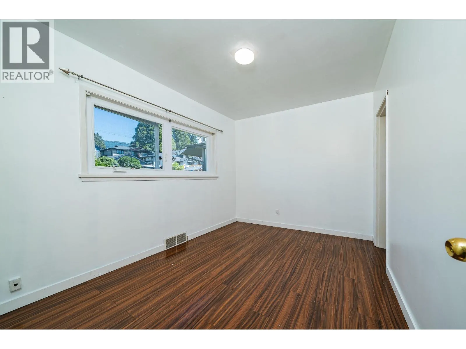 432 W 25TH STREET