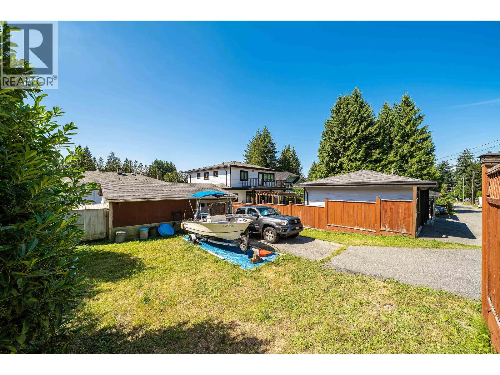 432 W 25TH STREET