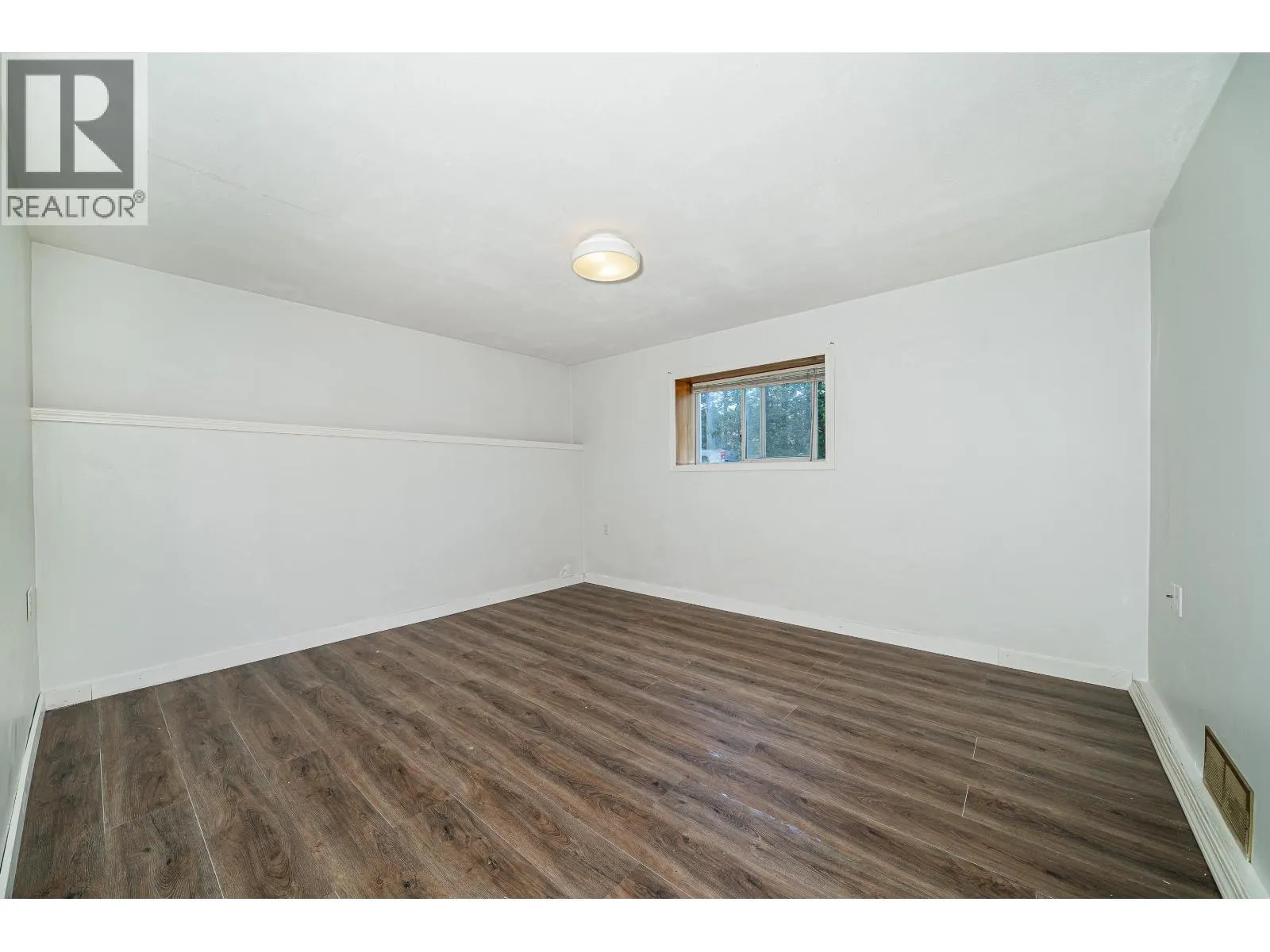 432 W 25TH STREET
