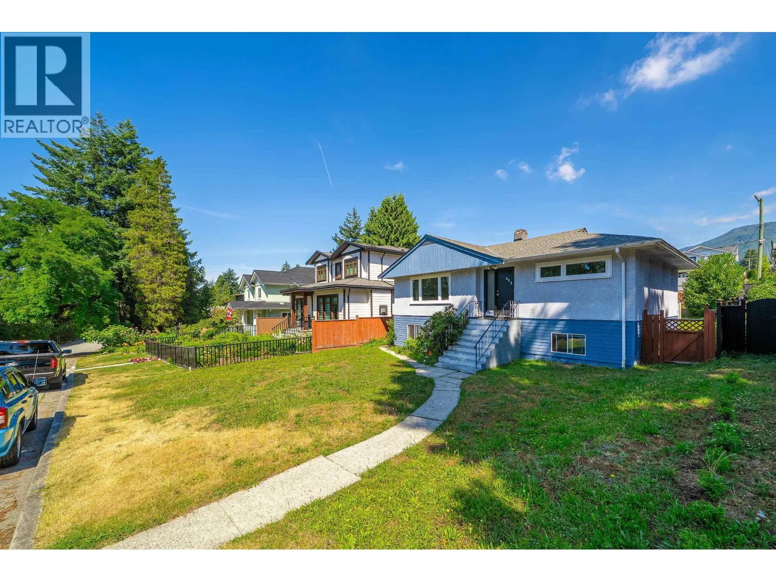432 W 25TH STREET